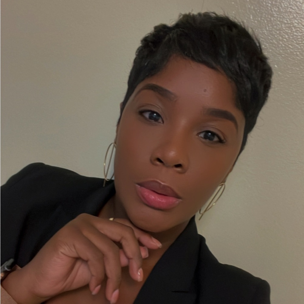 Meet your Posher, Janaya